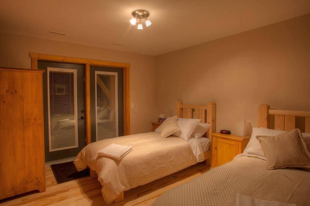Mount 7 Lodges Golden Exterior foto
